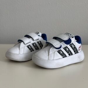 adidas toddlers Marvel Grand Court Spider-Man Cloudfoam Size 6K